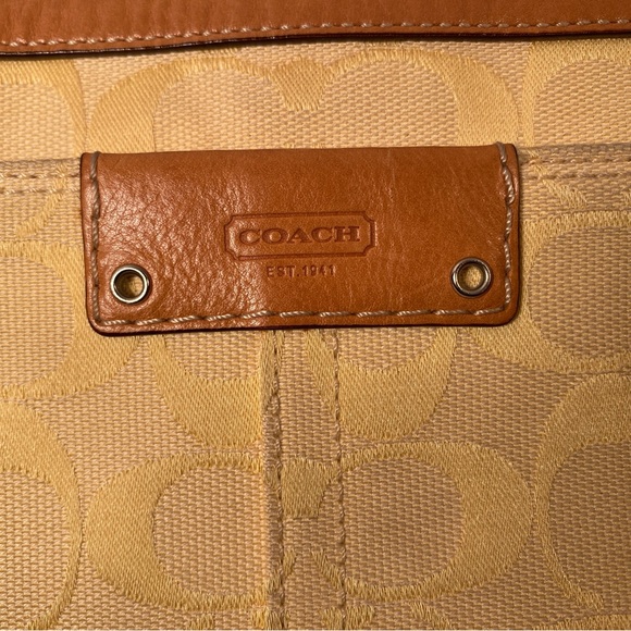 Coach Yellow Crossbody Bag w/hang tag - Picture 3 of 10